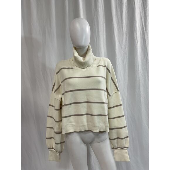Free People 'Paulie' White Turtleneck Sweater Size M - Picture 2 of 5